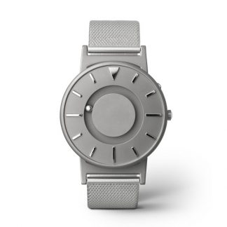 Montre tactile et design Eone Bradley pour les personnes aveugles