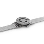 Montre tactile et design Eone Bradley pour les personnes aveugles