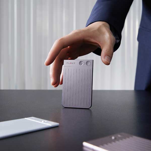 Plaud Note Enregistreur Vocal IA avec Étui Dictaphone — Enregistreur vocal accessible IA