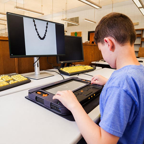 Monarch HumanWare – afficheur braille multiligne et tablette tactile dynamique